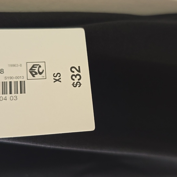 LIZ CLAIBORNE BRAND WOMEN'S BLACK SHORT SLEEVE TOP SIZE XS - Picture 6 of 16